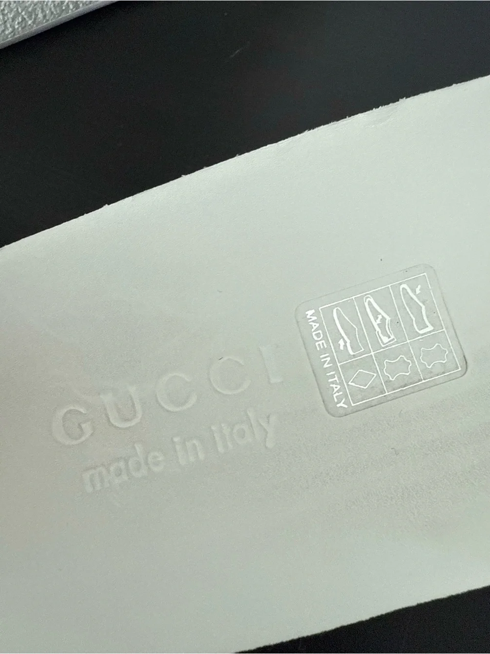 EUC Gucci Ace Interlocking G Logo White Leather High Top Sneakers